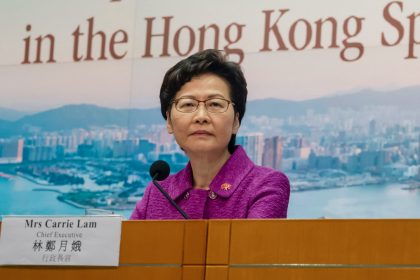 Carrie Lam bricht nach Streit um akademische Freiheiten in Hongkong mit College der Cambridge Universität