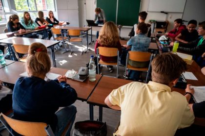 Gewerkschaften und SPD zweifeln an Rückkehr zu Regelbetrieb an Schulen – Kinderärzte warnen vor Maskenpflicht