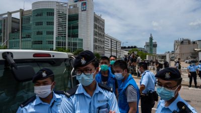 Fast hundert Festnahmen in Hongkong bei Protesten gegen verschobene Wahl
