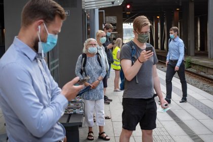 Städte und Bahnen verschärfen Kontrollen zur Maskenpflicht – Baden-Württemberg vervierfacht Bußgeld