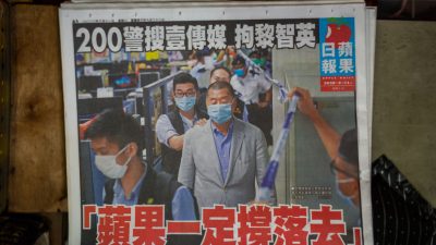 Aus Protest: Tausende Hongkonger kaufen pro-demokratische Zeitung „Apple Daily“