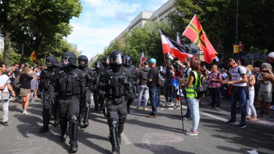 Verdi: Zahlreiche Journalisten bei Demos in Berlin angegriffen – Polizei behinderte Presse