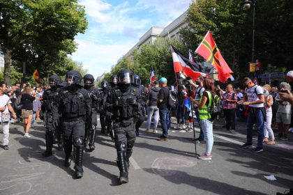 Verdi: Zahlreiche Journalisten bei Demos in Berlin angegriffen – Polizei behinderte Presse