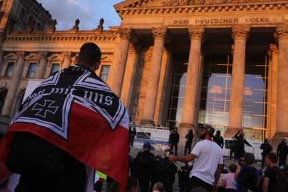 Brandenburger Verfassungsschutz spricht von „chaotischer Anti-Corona-Mixtur“ in Berlin