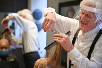 Friseure beklagen Umsatzeinbußen: Sechs Wochen waren alle Salons zu – Meist deutlich höhere Preise