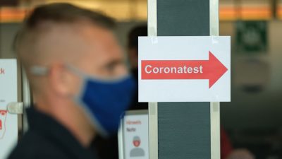 Diskussion um kostenlose Corona-Tests für Reiserückkehrer – Hausärzte-Präsident kritisiert Bundesregierung scharf