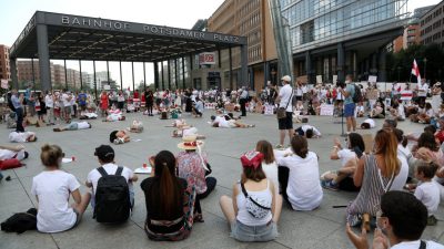 Demonstrationen und Corona: Brinkhaus will mehr Druck auf Veranstalter