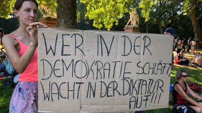 „Entspannte“ Demonstration gegen Corona-Maßnahmen in Stuttgart – Polizei betont gute Kooperation