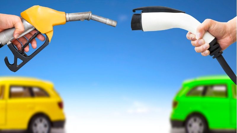 E-Autos vs. Verbrenner mit Diesel oder Benzin