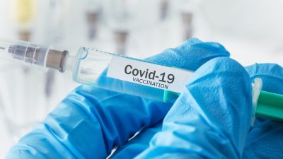 Wegen Sicherheitsbedenken: US-Pharmakonzern „Eli Lilly“ legt Corona-Versuche mit Antikörper-Cocktail auf Eis
