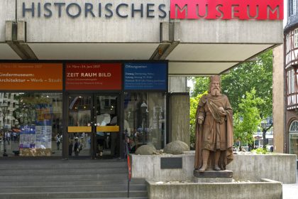 Unbekannte klauen Karl dem Großen die Schwertklinge