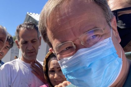 Sicherheitsbedenken in Moria: Laschet bricht Besuch von Migrantencamp ab