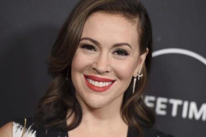 Alyssa Milano zu Covid-19: „Tests sind fehlerhaft, man kennt die wahren Infektionszahlen nicht“