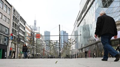 Sterben auf Raten: Douglas stellt Ladennetz auf den Prüfstand – Karstadt und Esprit schließen rund 50 Filialen