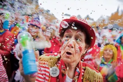 Mehrheit für Absage von Karneval und Weihnachtsmärkten wegen Corona