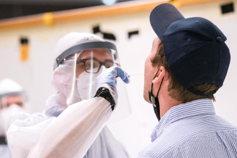 Massive Corona-Tests machen den Laboren zu schaffen