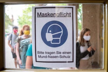Mehrere Politiker sprechen sich für Maskenpflicht-Ausweitung aus – Söder und Dreyer wollen einheitliche Regelung
