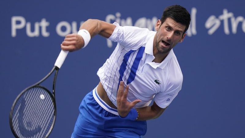 Favorit Djokovic kämpft sich ins Masters-Finale gegen Raonic