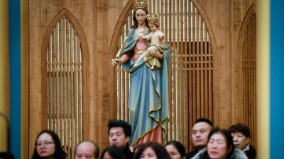 Gegen „aggressiven Atheismus“ der KPC: Pompeo ruft Vatikan zu Solidarität mit Katholiken in China auf