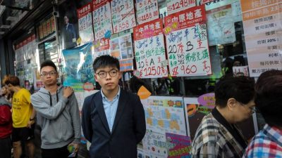 Hongkong: Demokratie-Aktivist Wong gegen Kaution wieder frei – Deutsche Politiker kritisieren Peking
