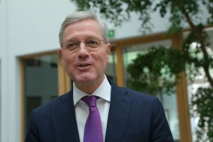 Röttgen will trotz Neuverschuldung Steuersenkungen durchsetzen