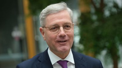 CDU-Vorsitzkandidat Röttgen schließt zweiten Lockdown nicht aus