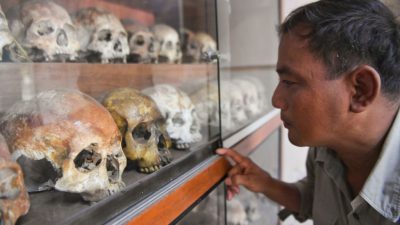 „Die Toten können jetzt in Frieden ruhen“: Früherer Folterchef der Roten Khmer gestorben