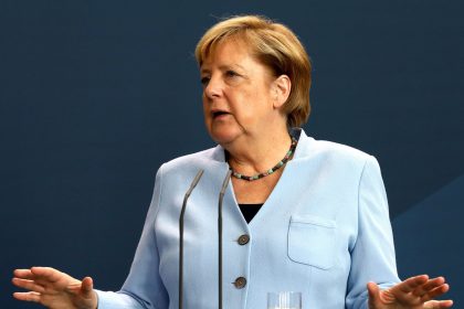 Weidel: „Holzhammer-Methode“ – Merkel hält Maßnahmen für weitgehend gerichtsfest