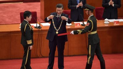 Experte warnt vor China-Impfstoff – Regime ehrt seine Corona-Helden, ohne Whistleblower