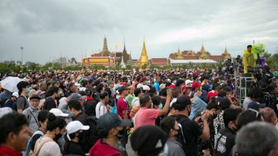Thailands Regierung erklärt angesichts von Massenprotesten den Ausnahmezustand