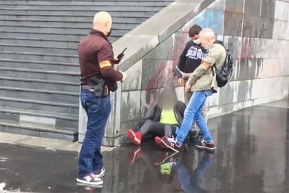 Messerangriff: Ermittler prüfen Identität von mutmaßlichem Täter in Paris
