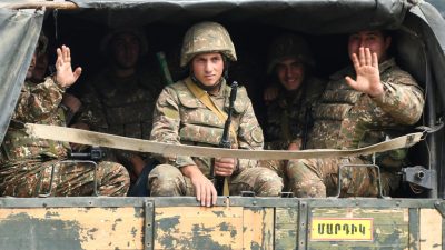 Pompeo ruft zur Nichteinmischung in Berg-Karabach auf – 28 islamistische Kämpfer aus Syrien getötet
