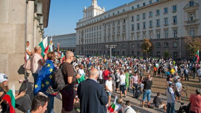 Bulgarien weist zwei russische Diplomaten aus