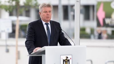 „Gehen Sie ins Wirtshaus, nicht auf die Wiesn“: Münchens Bürgermeister warnt vor heutigem Bieranstich in Bayern
