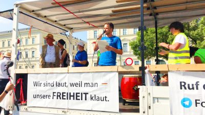 Querdenken-Protest: Umzug durch München aufgelöst – Demo auf der Theresienwiese