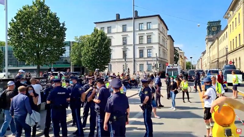 Querdenken-Anwalt Markus Haintz: Fundamentale Rechte sollten nicht erst eingeklagt werden müssen