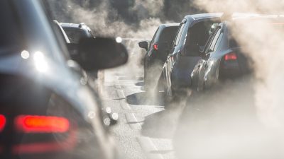Regierung verschleppt angekündigte neue TÜV-Abgaskontrolle