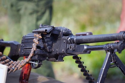 Nach Schießübungen mit Maschinengewehr Waffenarsenal bei 35-Jährigem entdeckt