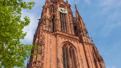 Frankfurter Stadtdekan: Bischöfe sollen Macht abgeben – Gläubige sollen sie selbst wählen können