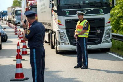 Spahn stellt sich bei Livestream-Gespräch Bürgerfragen zur Corona-Impfung – Flensburg: Kontaktverbot und Ausgangssperren