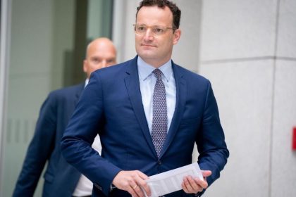Spahn kritisiert Zuschauer-«Flickenteppich» im Profifußbal
