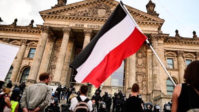 Niedersachsen geht schärfer gegen Reichs- und Reichskriegsflaggen vor
