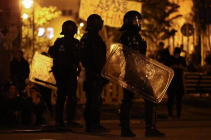 Erneut Krawalle in Leipzig nach Häuserräumung – massiver Angriff auf Polizisten