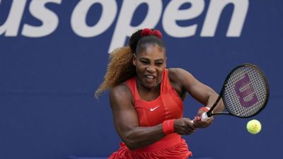 Serena Williams weiter auf Kurs – Doppel disqualifiziert