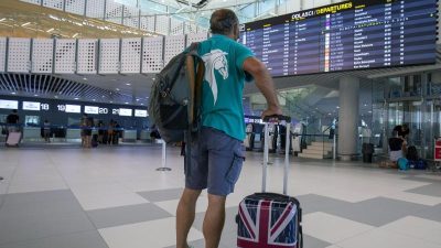 Reisebeschränkungen: Deutsche Wirtschaft fordert Kurswechsel und Folgenabschätzung