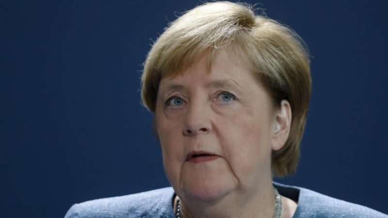 Merkel berät mit Autoindustrie über Zukunft