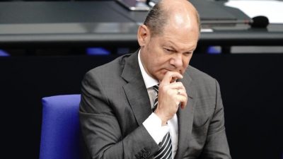 Vizekanzler Olaf Scholz musste sich kritischen Fragen zu Finanzskandalen stellen
