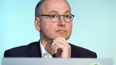 Bayer verlängert Vertrag von Konzernchef Baumann