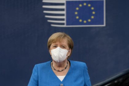 In der EU regt sich Widerstand gegen Merkels Handelsabkommen mit China