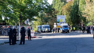 Berlin: 200 Polizisten bei Beerdigung von Abou-Chaker-Clan-Mutter – Frau starb nach Corona-Infektion